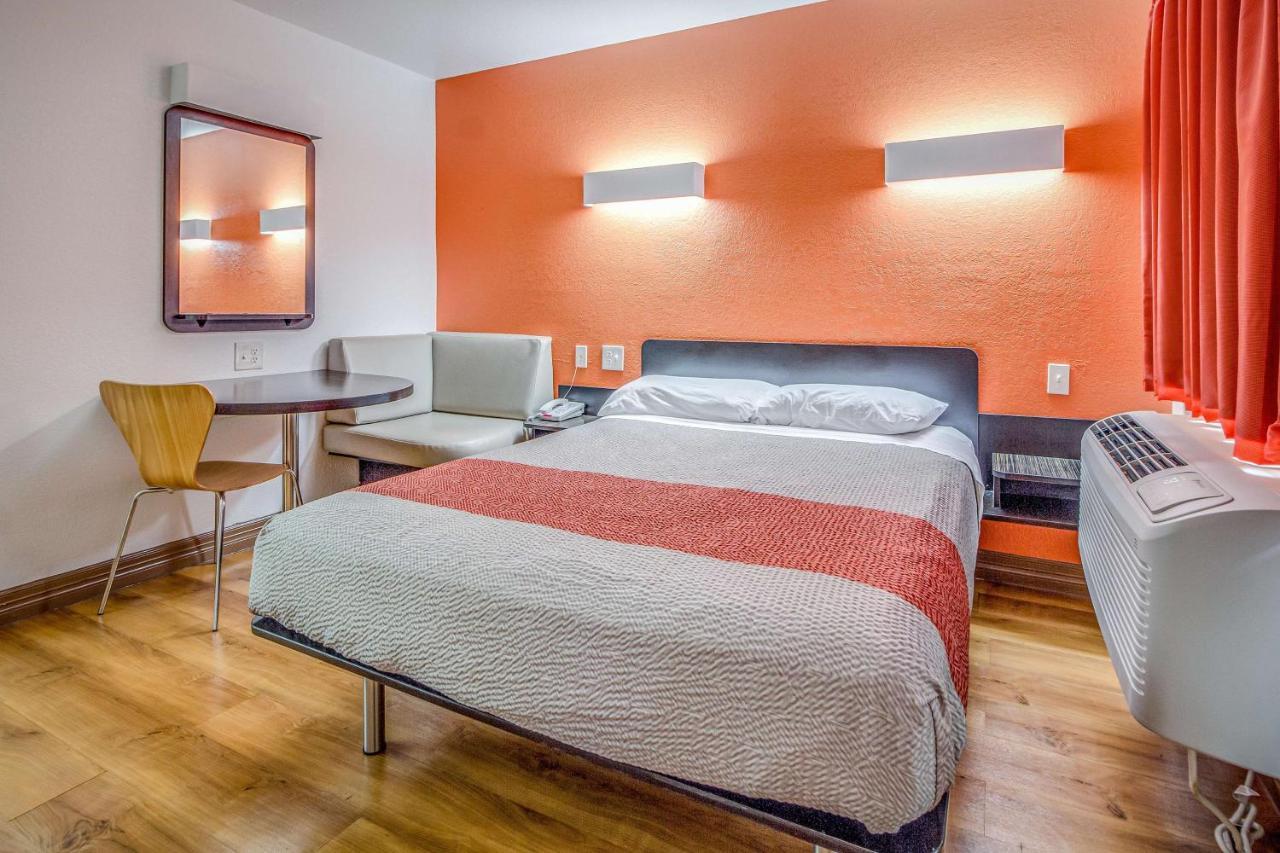 Motel 6-Conroe, Tx エクステリア 写真